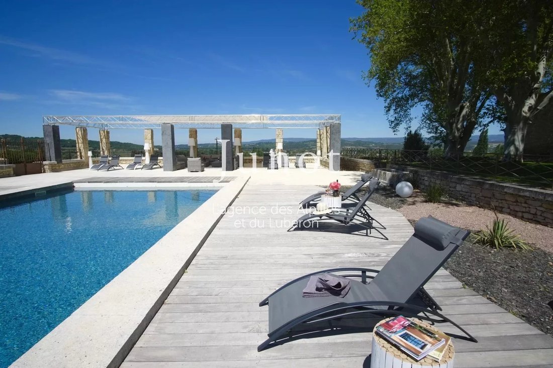 Country House in Bonnieux, Provence-Alpes-Côte d'Azur, France 4 - 13688027
