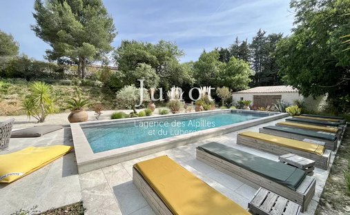 House in Saint-Rémy-de-Provence, Provence-Alpes-Côte d'Azur, France 1