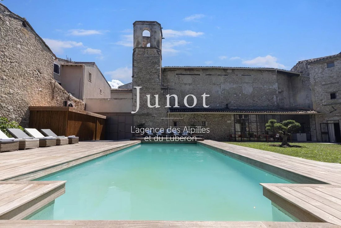 Estate in Nevons-route d'Apt, L'Isle-sur-la-Sorgue, France 2 - 12747217