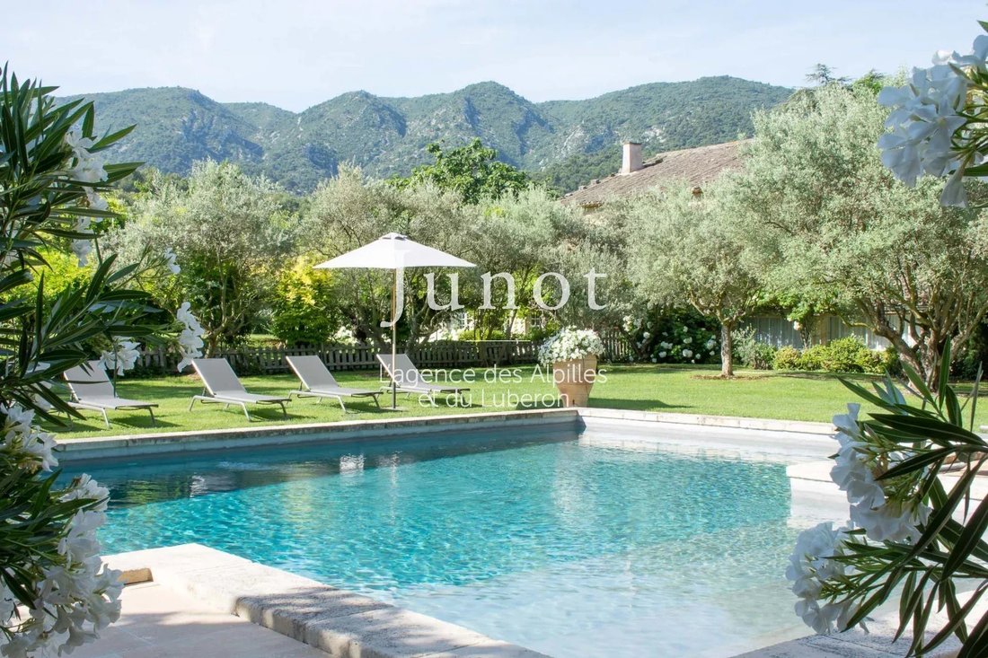 House in Oppède, Provence-Alpes-Côte d'Azur, France 1 - 13688800