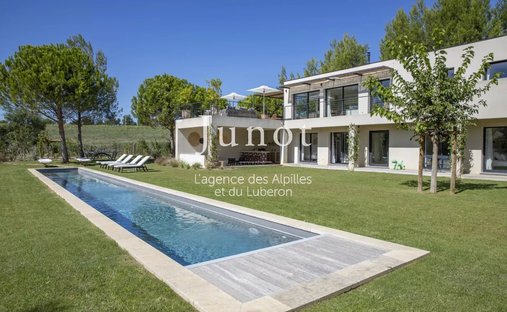 Villa in Saint-Rémy-de-Provence, Provence-Alpes-Côte d'Azur, France 1