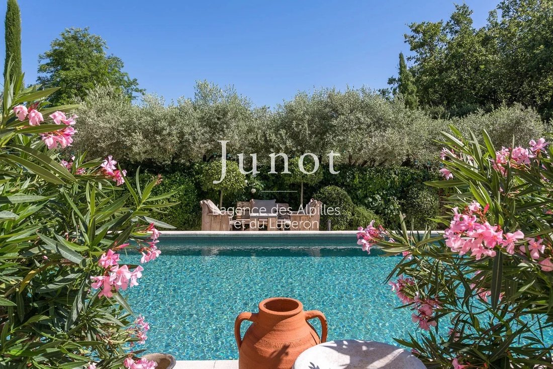 Country House in Oppède, Provence-Alpes-Côte d'Azur, France 3 - 13688493
