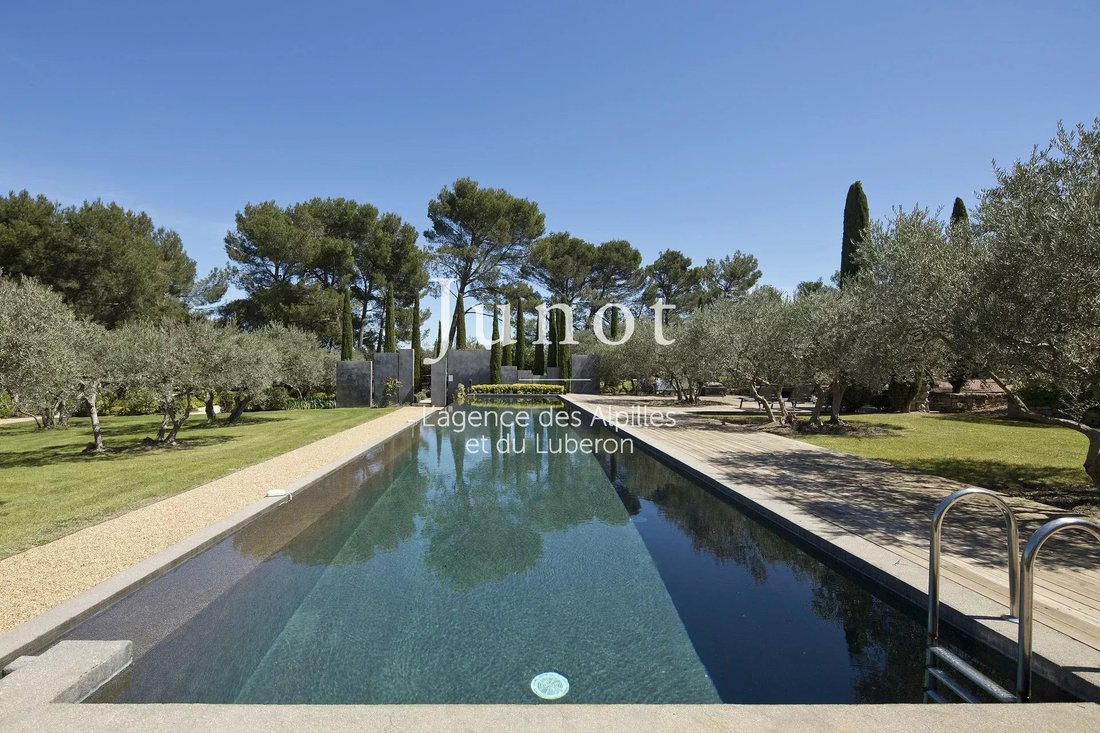 Country House in Saint-Rémy-de-Provence, Provence-Alpes-Côte d'Azur, France 2 - 18526599