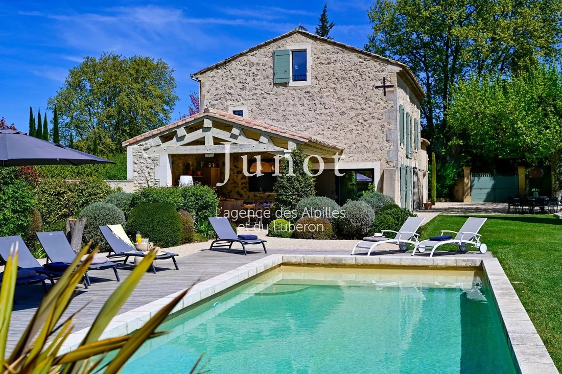 Country House in Saint-Rémy-de-Provence, Provence-Alpes-Côte d'Azur, France 1 - 16784550