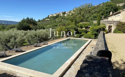 Country House in Gordes, Provence-Alpes-Côte d'Azur, France 1