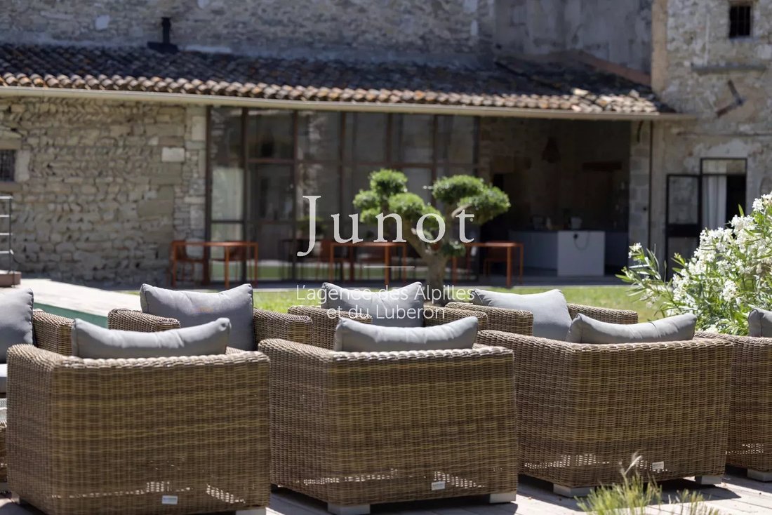 Estate in Nevons-route d'Apt, L'Isle-sur-la-Sorgue, France 5 - 12747217