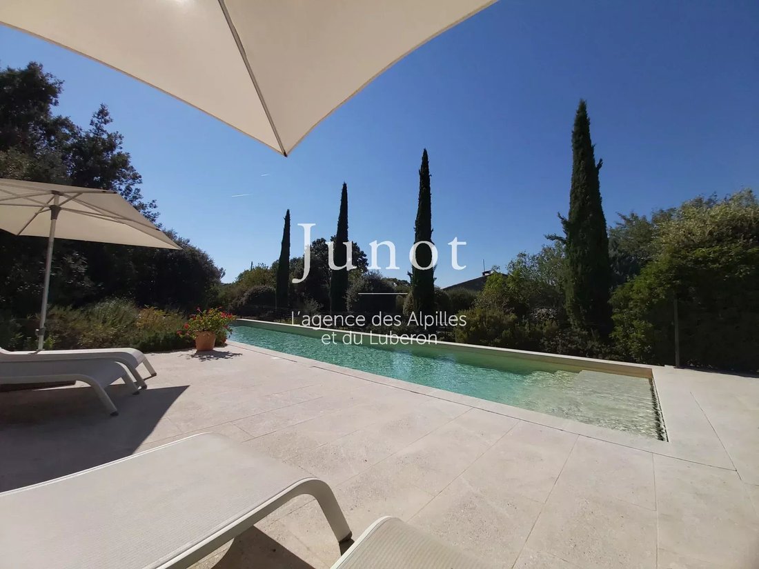 Country House in Bonnieux, Provence-Alpes-Côte d'Azur, France 2 - 13688083