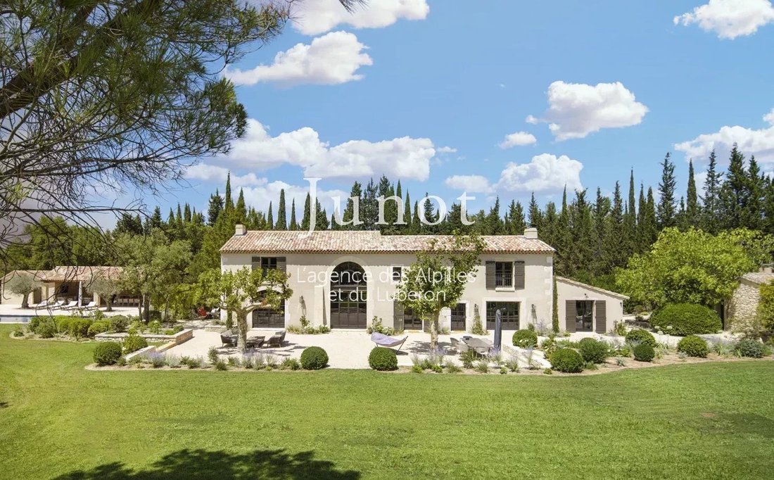 Country House in Saint-Rémy-de-Provence, Provence-Alpes-Côte d'Azur, France 3 - 13688561