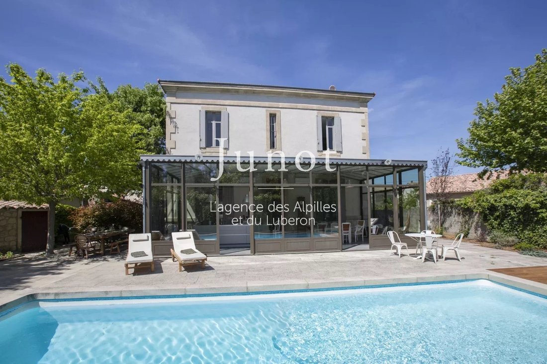 House in Saint-Rémy-de-Provence, Provence-Alpes-Côte d'Azur, France 1 - 13686759