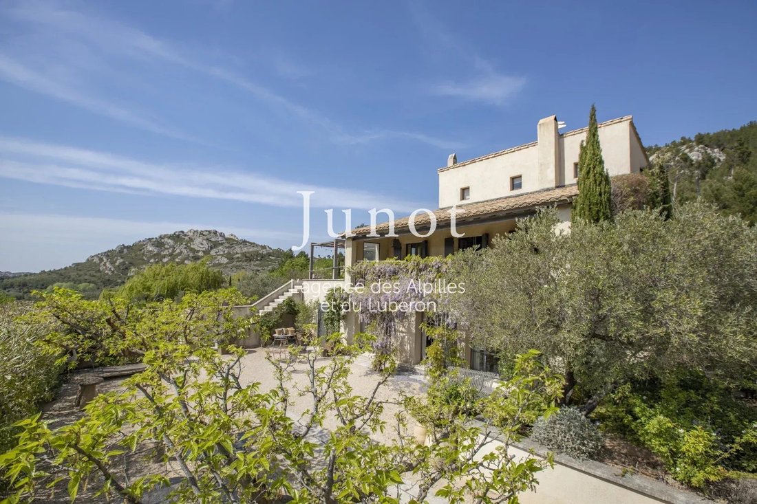 Country House in Mouriès, Provence-Alpes-Côte d'Azur, France 3 - 13687062
