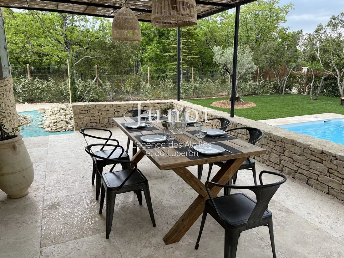 Country House in Gordes, Provence-Alpes-Côte d'Azur, France 2 - 13686575