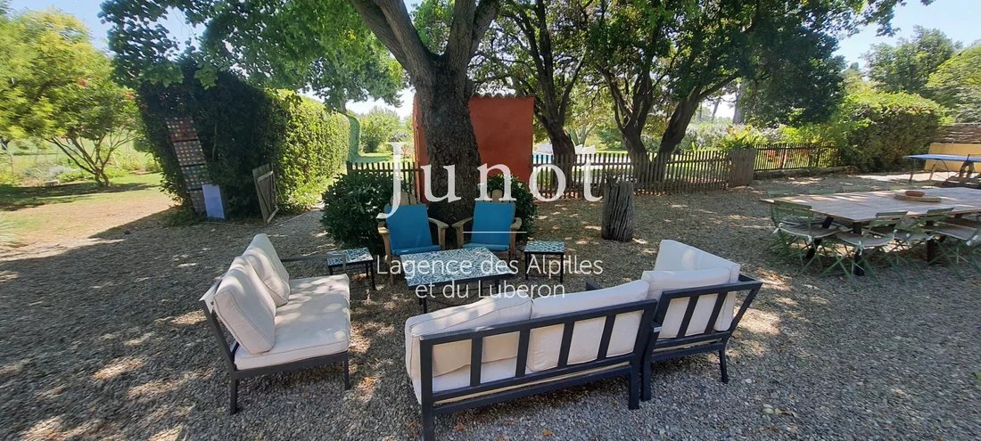 Country House in Arles, Provence-Alpes-Côte d'Azur, France 4 - 13686598