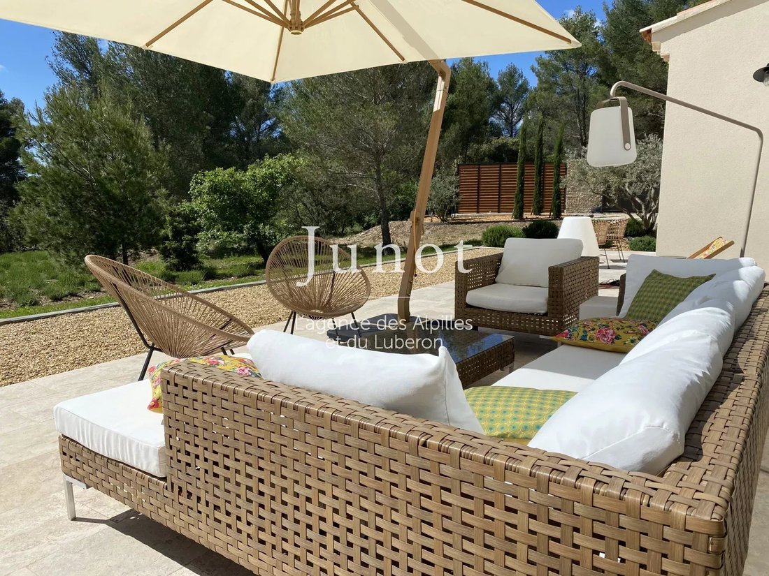House in Joucas, Provence-Alpes-Côte d'Azur, France 4 - 13688388