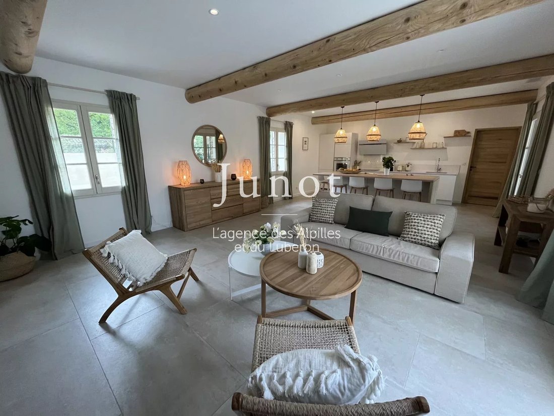 Country House in Gordes, Provence-Alpes-Côte d'Azur, France 5 - 13686575