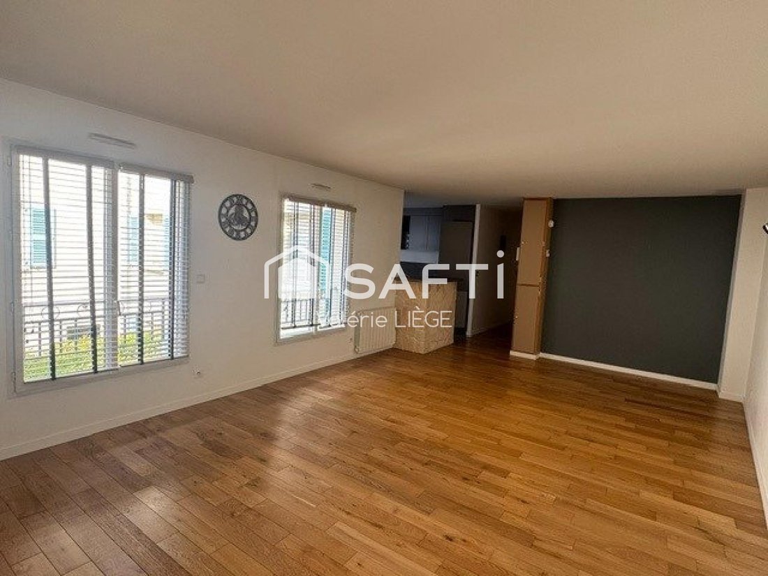 Appartamento a Napoleone, Maisons-Laffitte, Francia 1 - 18035645