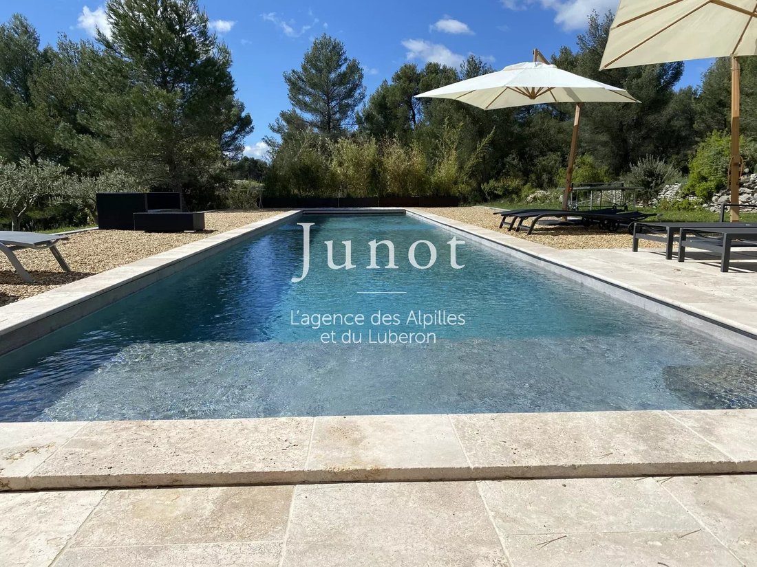 House in Joucas, Provence-Alpes-Côte d'Azur, France 3 - 13688388