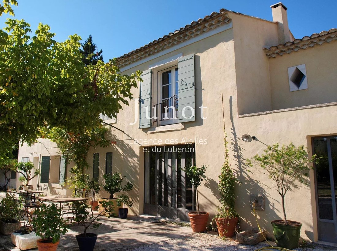 Country House in Saint-Rémy-de-Provence, Provence-Alpes-Côte d'Azur, France 1 - 13686894