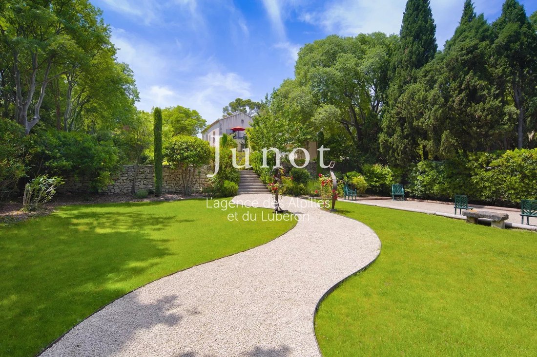 Country House in Saint-Rémy-de-Provence, Provence-Alpes-Côte d'Azur, France 2 - 18526530