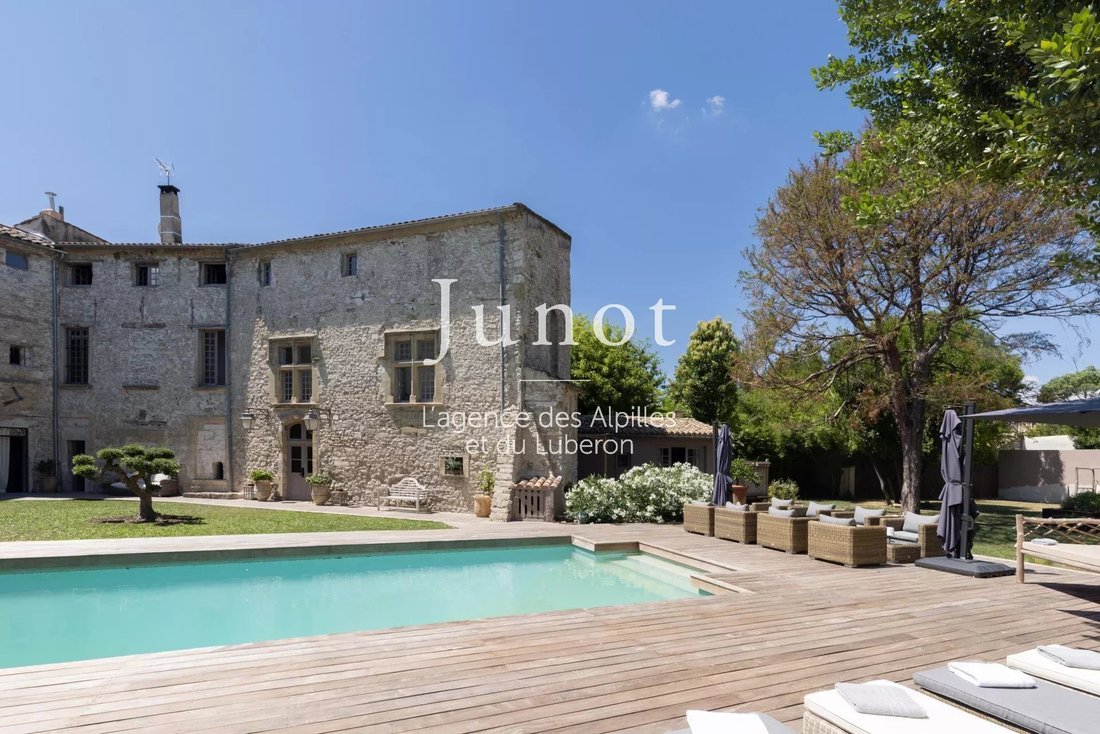 Estate in Nevons-route d'Apt, L'Isle-sur-la-Sorgue, France 1 - 12747217