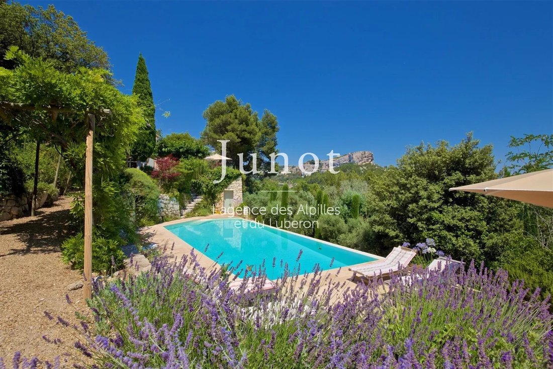 Country House in Les Baux-de-Provence, Provence-Alpes-Côte d'Azur, France 1 - 13686985