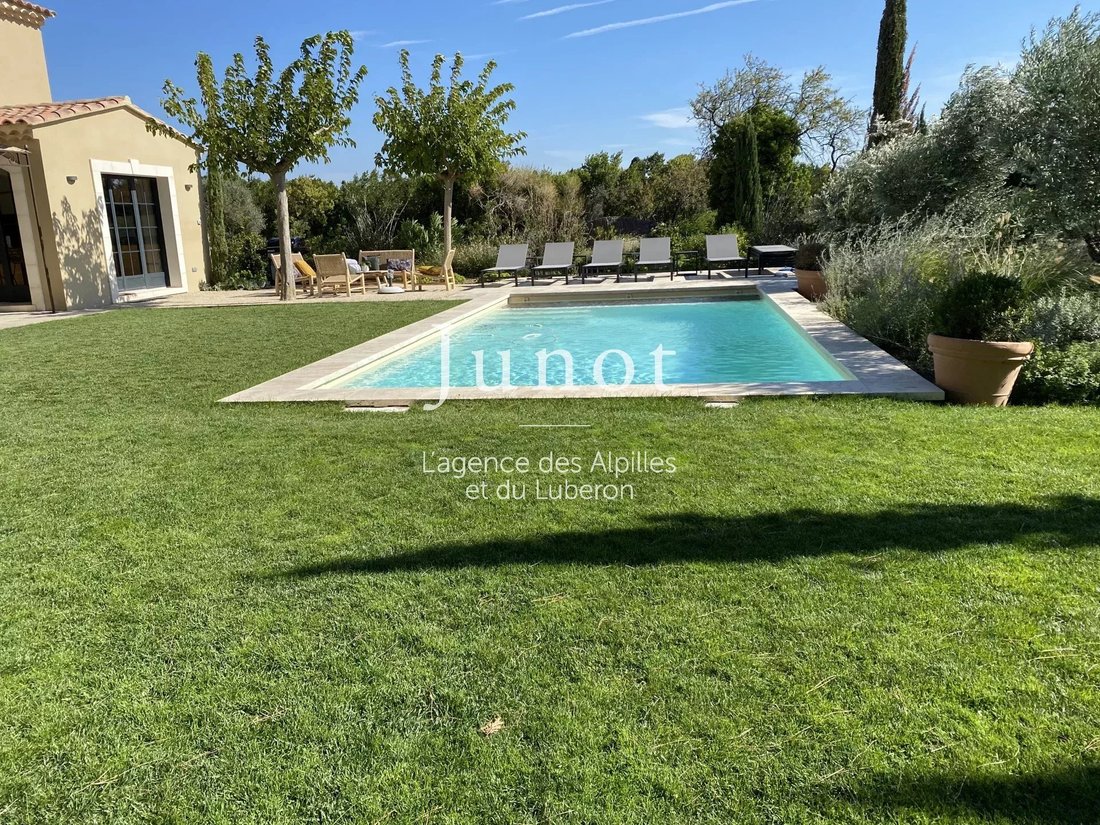 House in Maussane-les-Alpilles, Provence-Alpes-Côte d'Azur, France 3 - 13688630