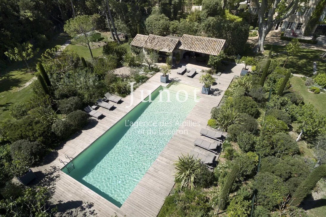 Country House in Saint-Rémy-de-Provence, Provence-Alpes-Côte d'Azur, France 1 - 13689159