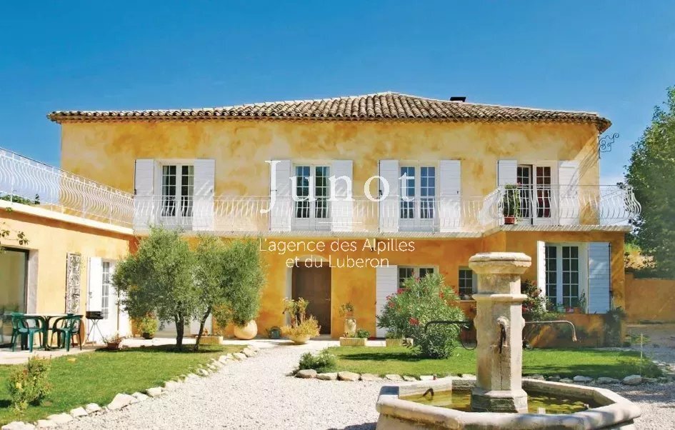 House in Velorgues-Petit Palais, L'Isle-sur-la-Sorgue, France 2 - 13686853