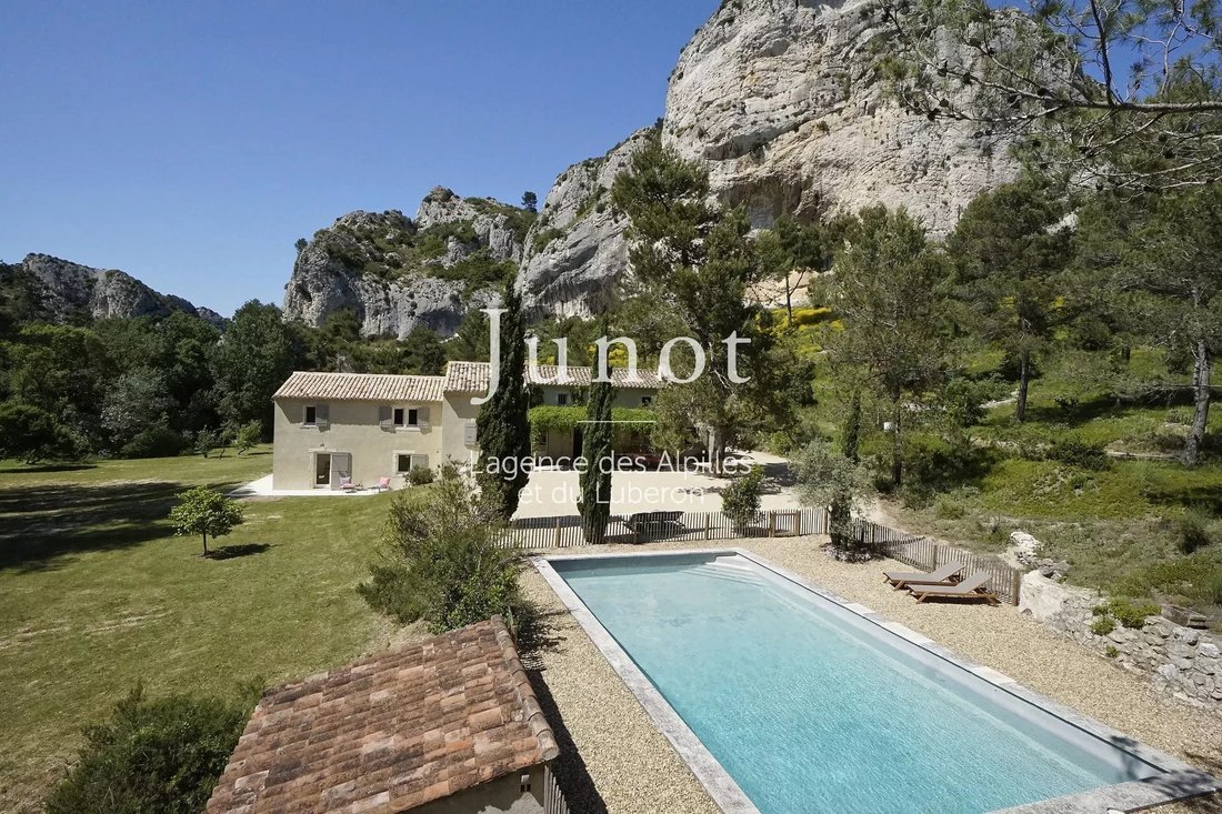 House in Saint-Rémy-de-Provence, Provence-Alpes-Côte d'Azur, France 1 - 13688246