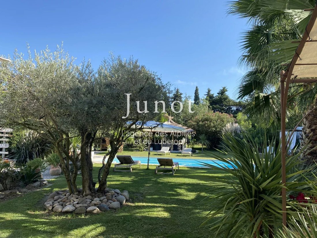 House in Châteaurenard, Provence-Alpes-Côte d'Azur, France 3 - 13688753