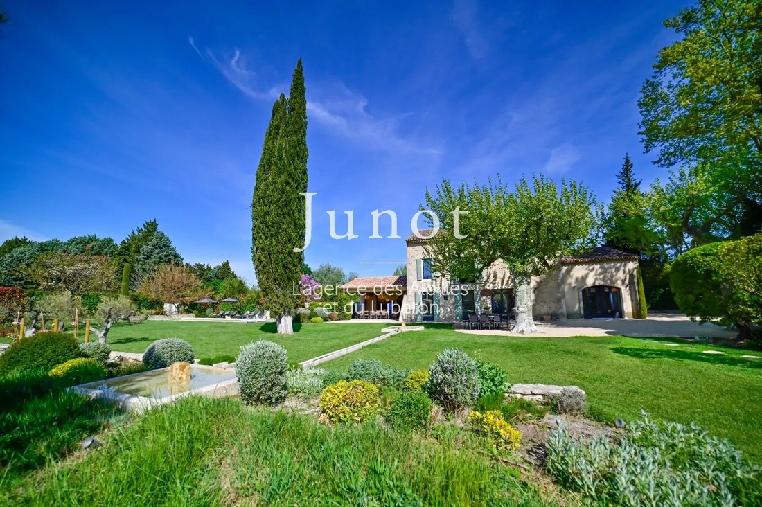 Country House in Saint-Rémy-de-Provence, Provence-Alpes-Côte d'Azur, France 2 - 16784550