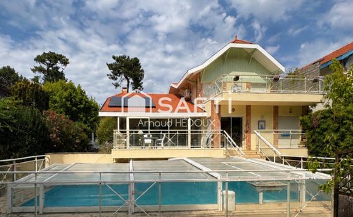 House in Aiguillon, Arcachon, France 1