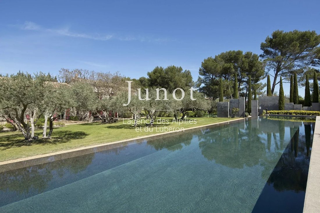 Country House in Saint-Rémy-de-Provence, Provence-Alpes-Côte d'Azur, France 1 - 18526599