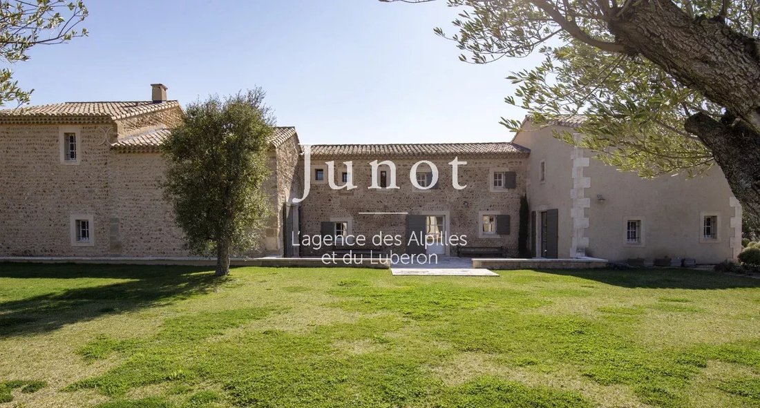 Country House in Eygalières, Provence-Alpes-Côte d'Azur, France 3 - 13687003