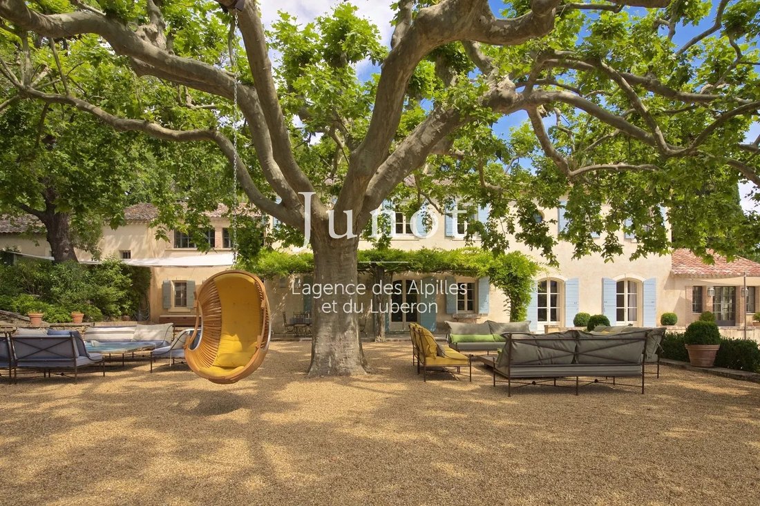 Country House in Saint-Rémy-de-Provence, Provence-Alpes-Côte d'Azur, France 2 - 13688205