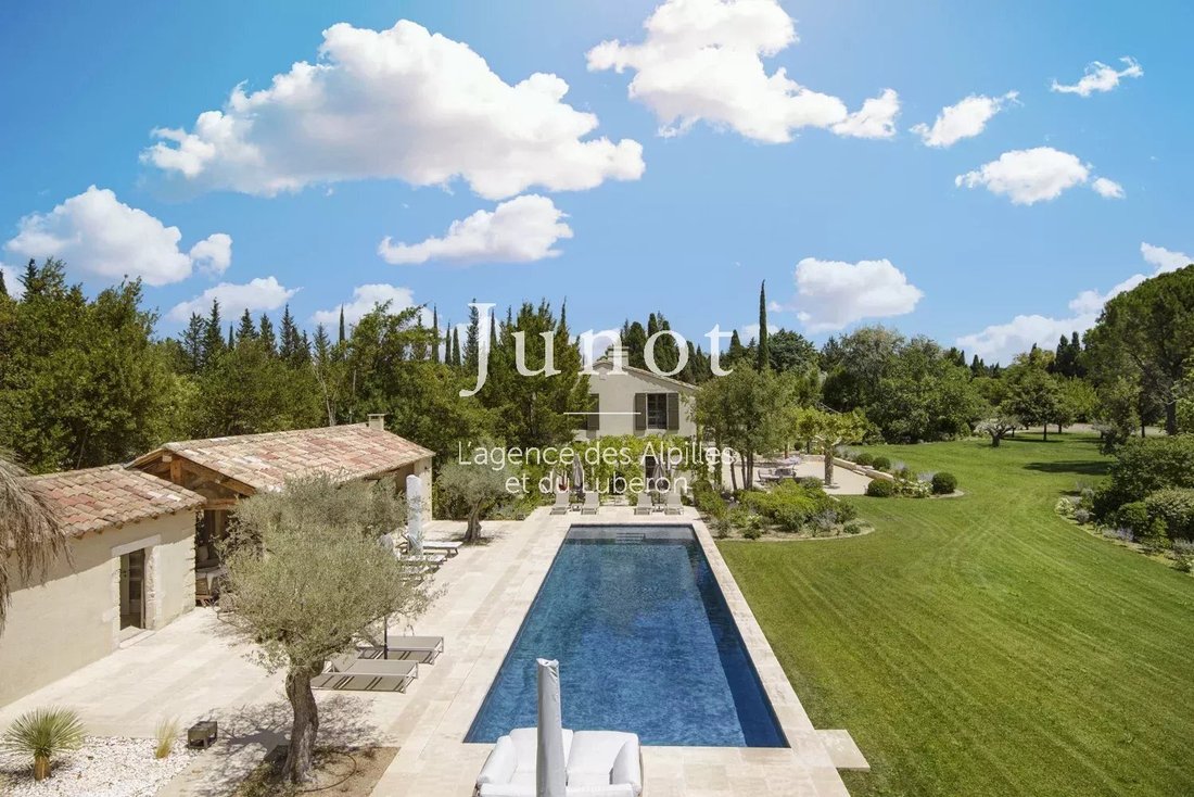 Country House in Saint-Rémy-de-Provence, Provence-Alpes-Côte d'Azur, France 2 - 13688561