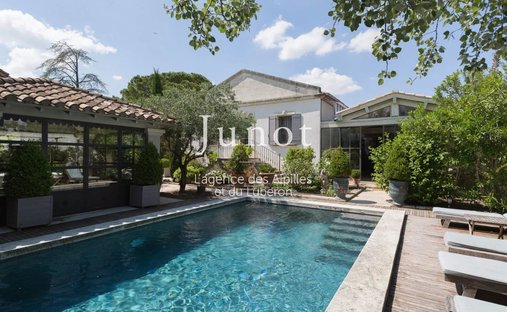 House in Saint-Rémy-de-Provence, Provence-Alpes-Côte d'Azur, France 1
