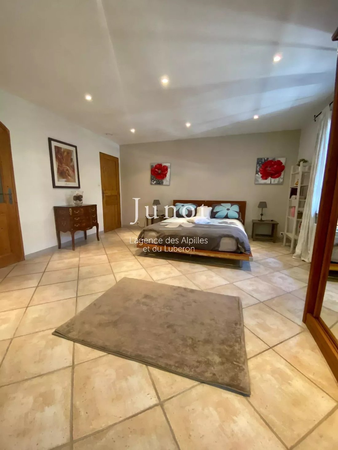 House in Velorgues-Petit Palais, L'Isle-sur-la-Sorgue, France 5 - 13686853