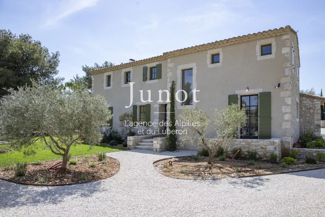 Country House in Eygalières, Provence-Alpes-Côte d'Azur, France 2 - 13688553
