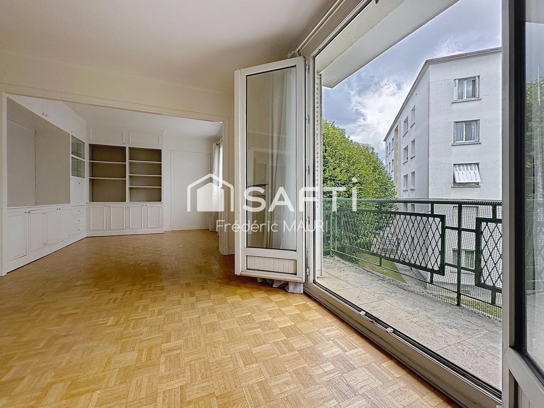 Apartment in Côte Saint Louis, Garches, France 2 - 18531780