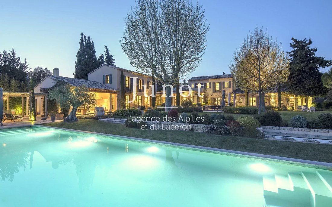 Country House in Hôtel de Ville-Planchette, Levallois-Perret, France 2 - 13687930