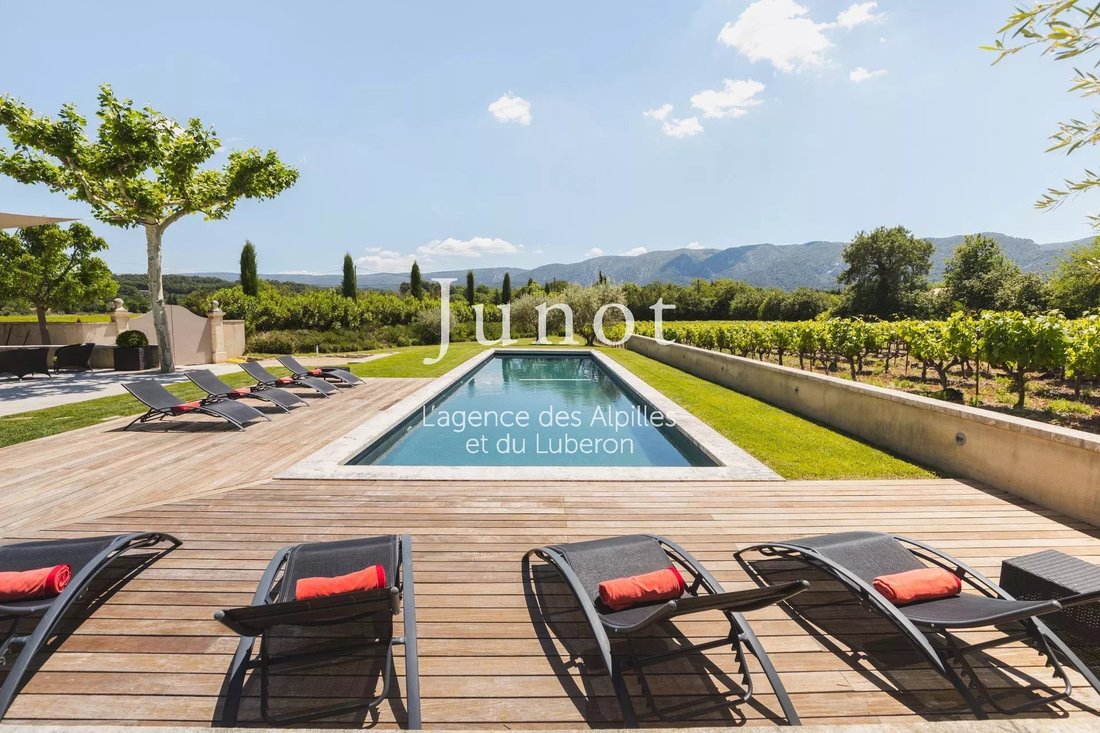 Country House in Oppède, Provence-Alpes-Côte d'Azur, France 2 - 18526527