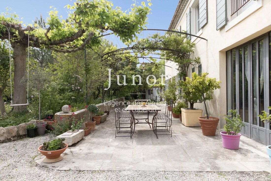 Country House in Saint-Rémy-de-Provence, Provence-Alpes-Côte d'Azur, France 3 - 13686894