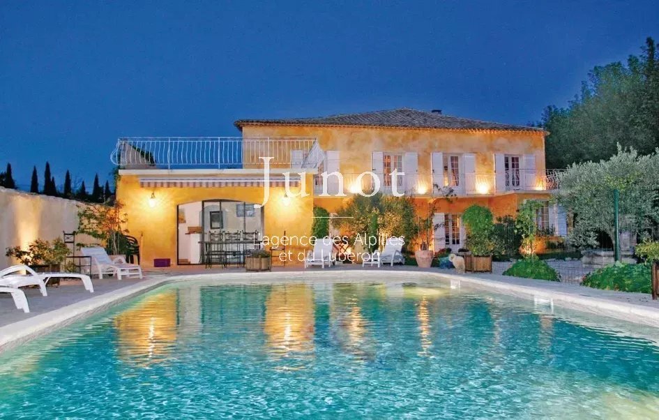 House in Velorgues-Petit Palais, L'Isle-sur-la-Sorgue, France 1 - 13686853