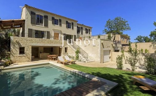 Country House in Saint-Rémy-de-Provence, Provence-Alpes-Côte d'Azur, France 1