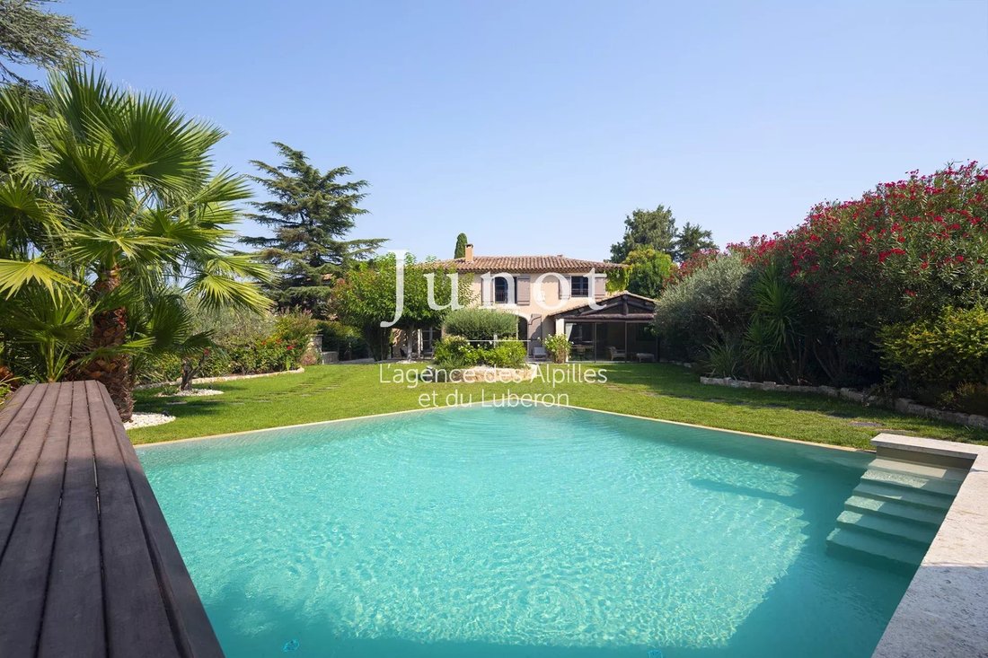House in Saint-Rémy-de-Provence, Provence-Alpes-Côte d'Azur, France 2 - 13688214