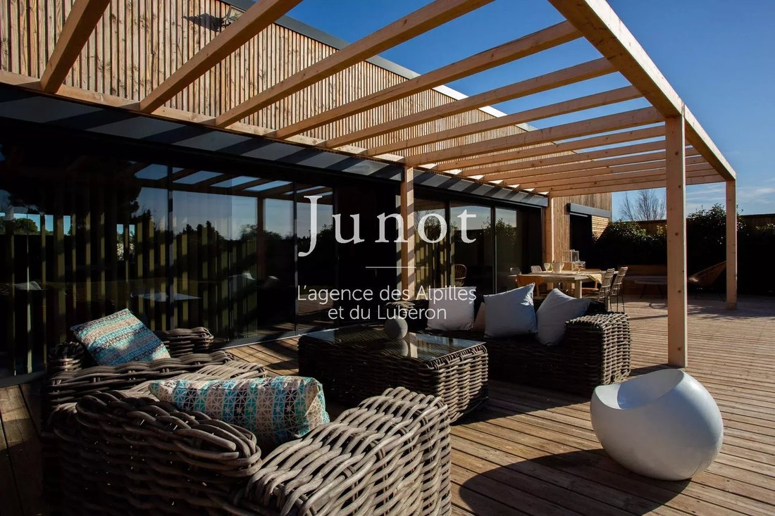 Villa in Paradou, Provence-Alpes-Côte d'Azur, France 3 - 13686956
