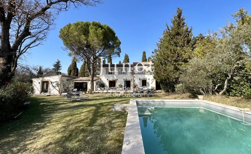 House in Saint-Rémy-de-Provence, Provence-Alpes-Côte d'Azur, France 1