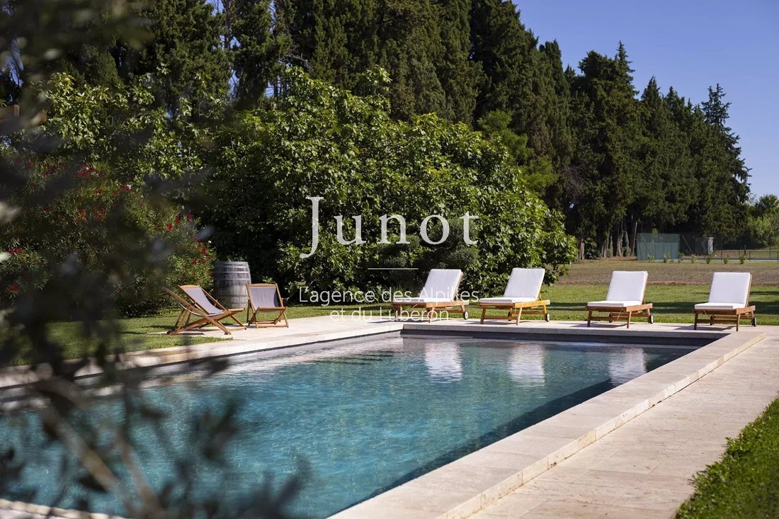 Country House in Plan-d'Orgon, Provence-Alpes-Côte d'Azur, France 3 - 13689104