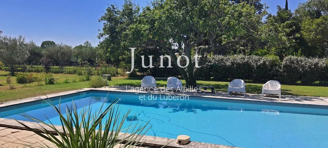 Country House in Arles, Provence-Alpes-Côte d'Azur, France 2 - 13686598