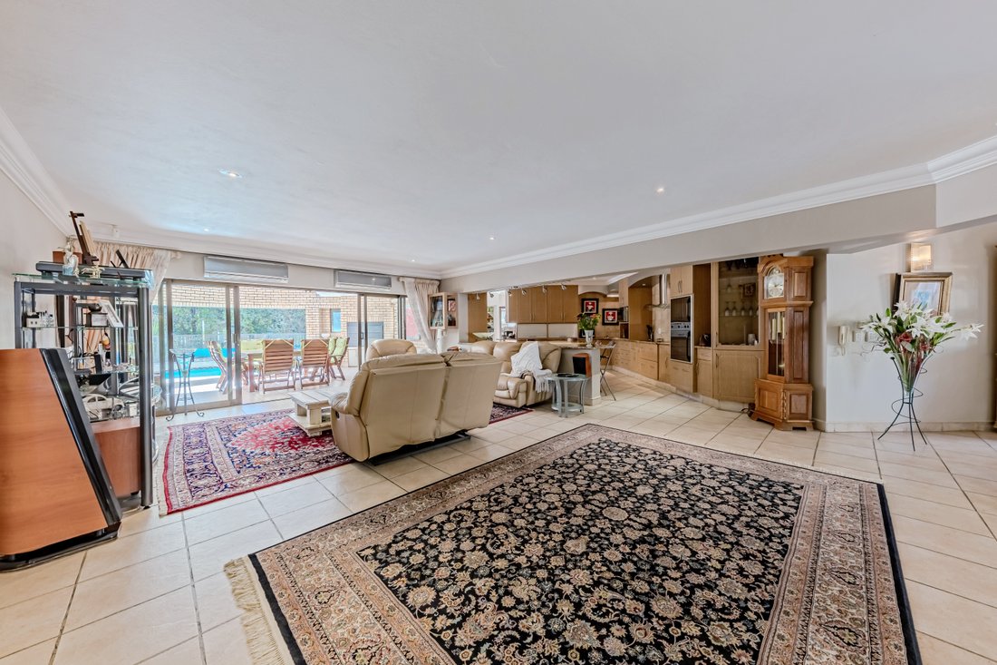 Estate in Featherbrooke Estate, Gauteng, South Africa 5 - 18531621